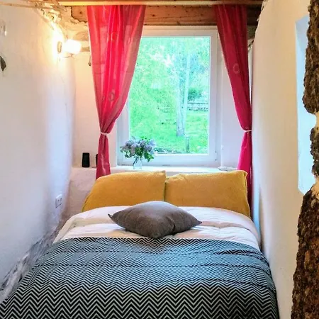 Sandomil Riverbeach Tiny House